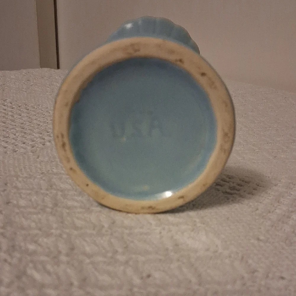 🌷 Vintage Shawnee Pottery Blue Tulip Hand Vase – USA, 1940s